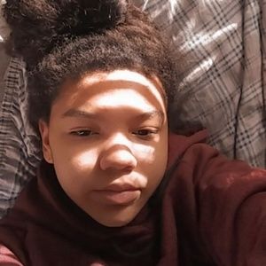 Meet your Posher, Anna shay